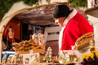 Christmas-Market-In-Riga-13